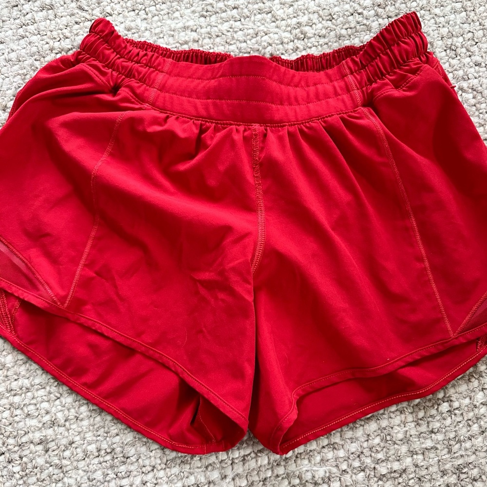 Lululemon LR Hotty Hot shorts size 6